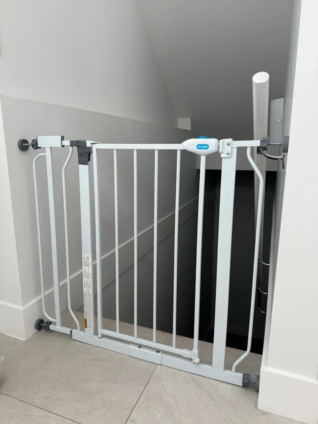 Regalo Wall Safe Extra Wide Safety Gate thumbnail