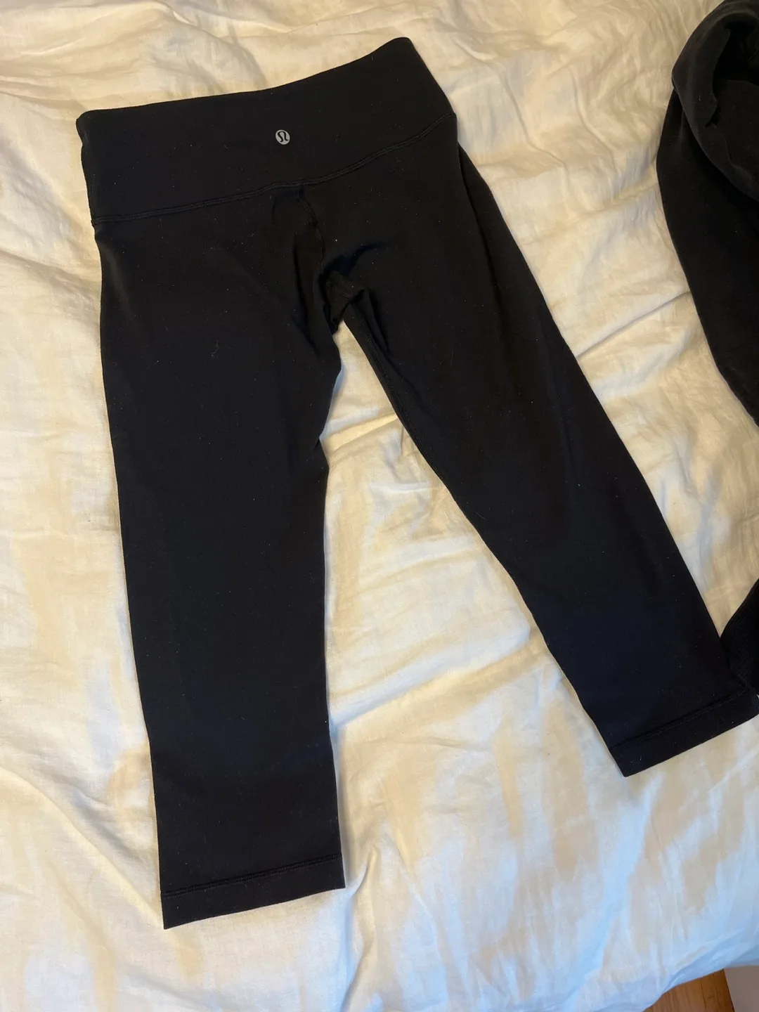 Lululemon $10 EACH image indicator(3)