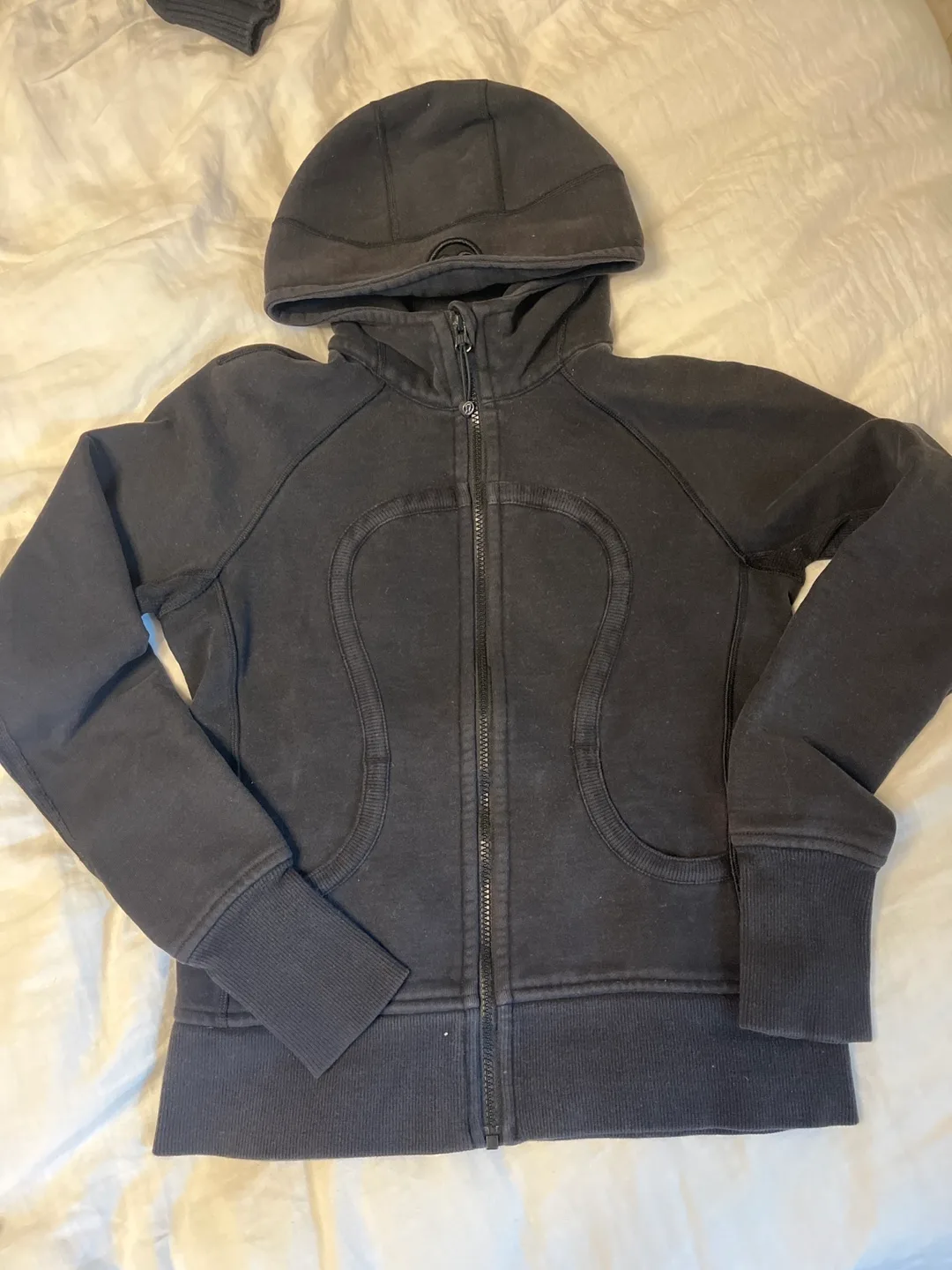 Lululemon $10 EACH image indicator(2)