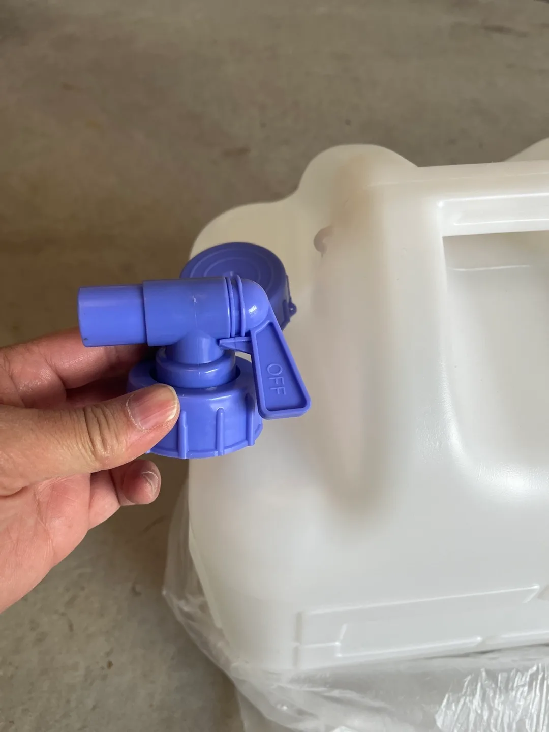 3 Water tank - 2x 5 Gallon and 1 large tank image indicator(5)