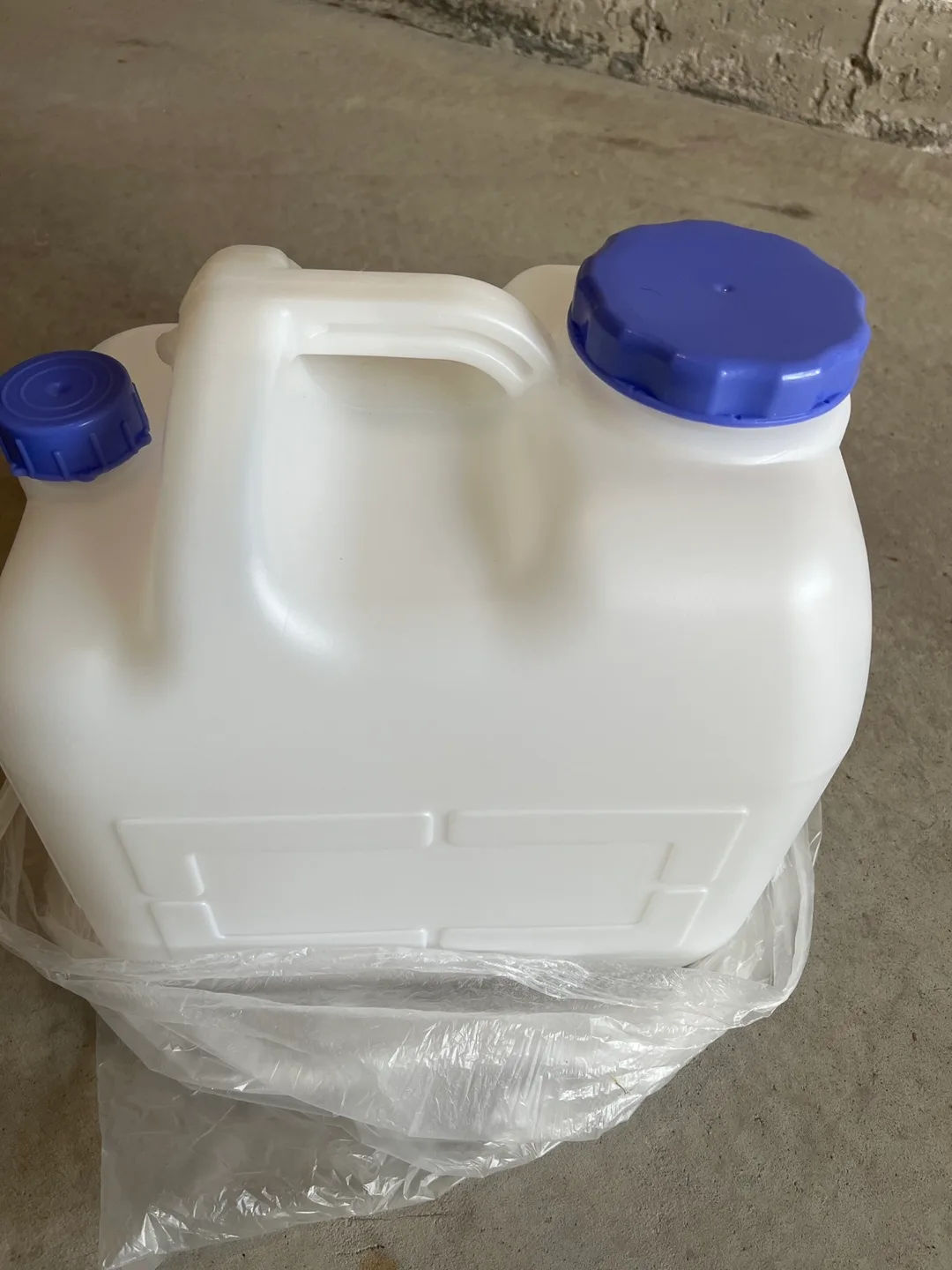 3 Water tank - 2x 5 Gallon and 1 large tank image indicator(3)