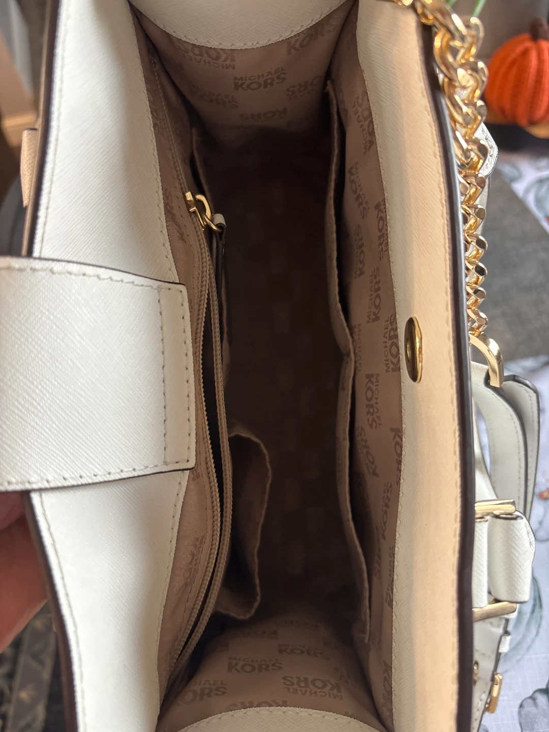 Michael Kors White Leather Satchel - photo 2