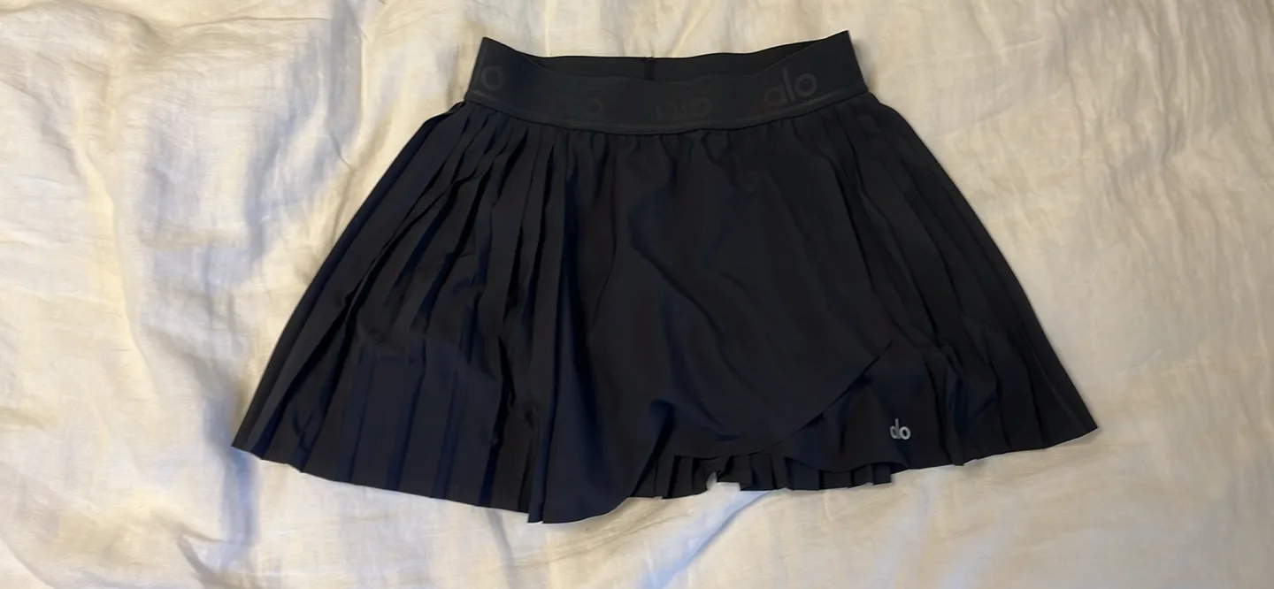 ALO Black Skirt
