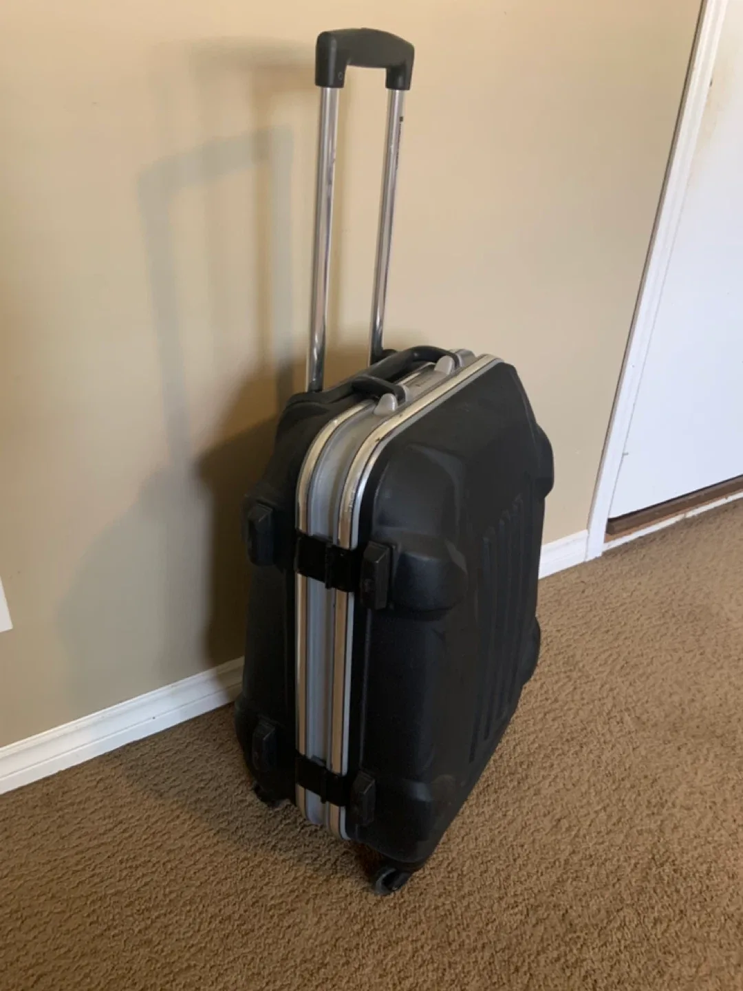 B&W International Wheeled Suitcase - Black thumbnail