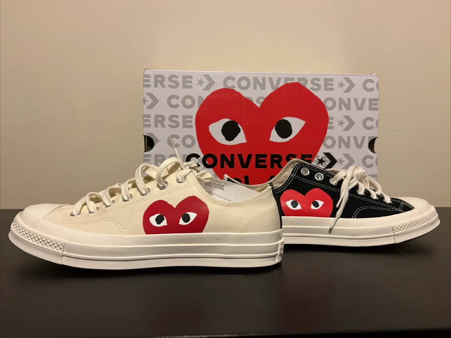 Converse x Comme des Garçons PLAY Chuck 70 Low Top Mismatch Pair image indicator(4)