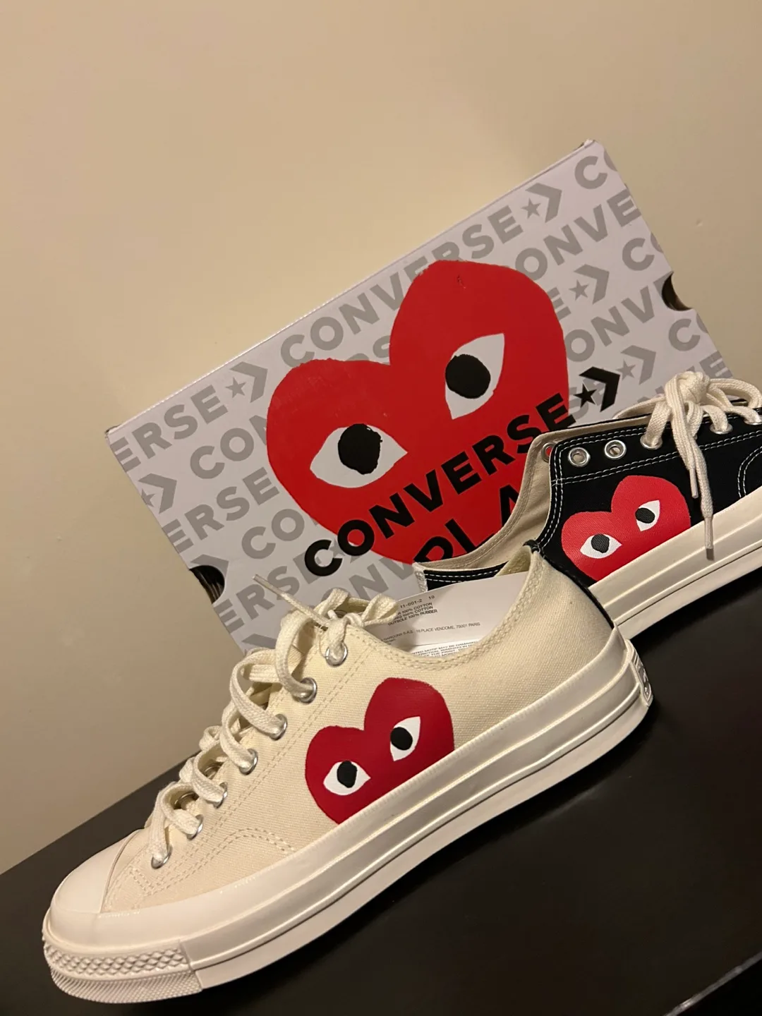 Converse x Comme des Garçons PLAY Chuck 70 Low Top Mismatch Pair image indicator(5)