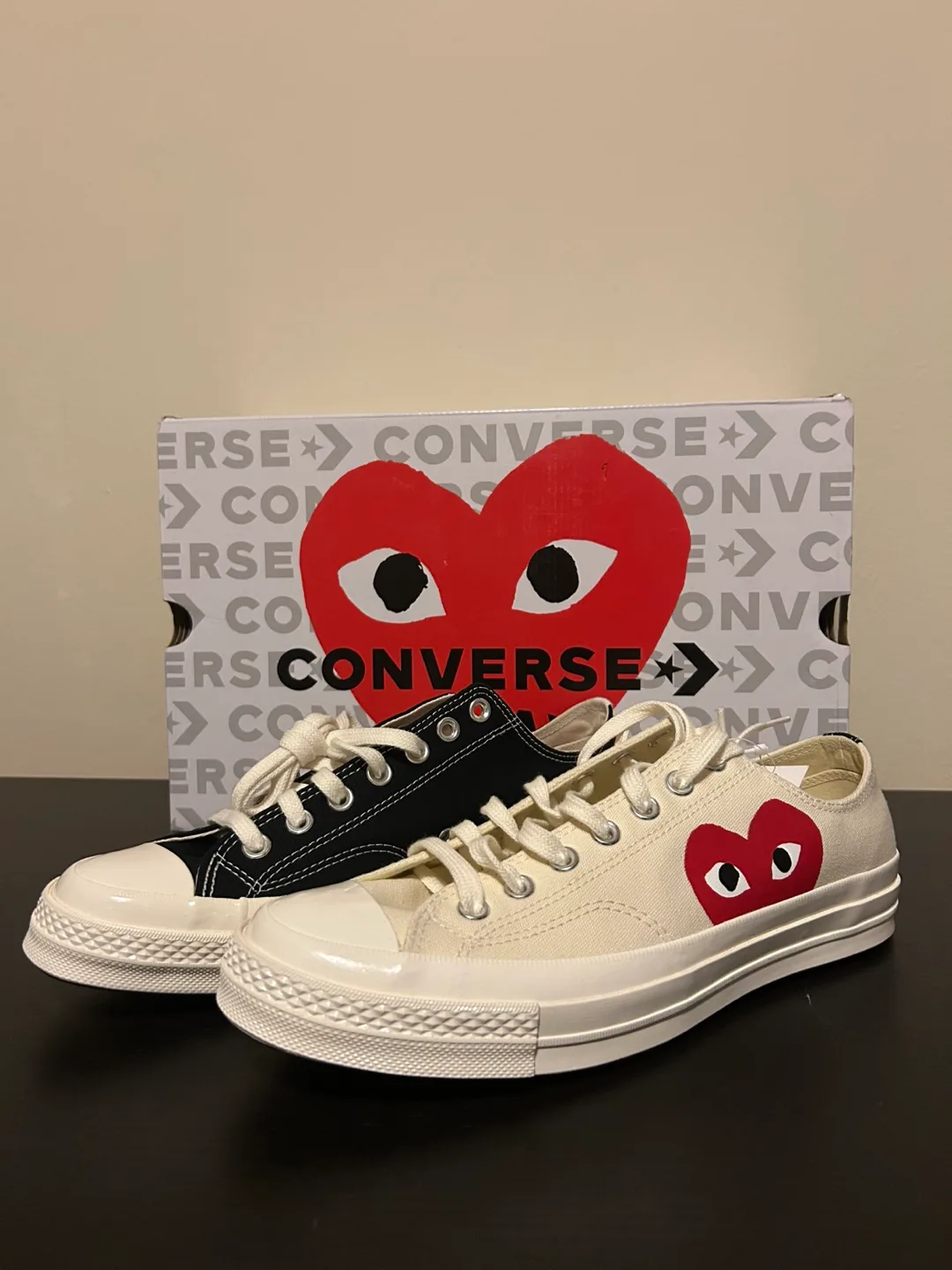 Converse x Comme des Garçons PLAY Chuck 70 Low Top Mismatch Pair image indicator(2)