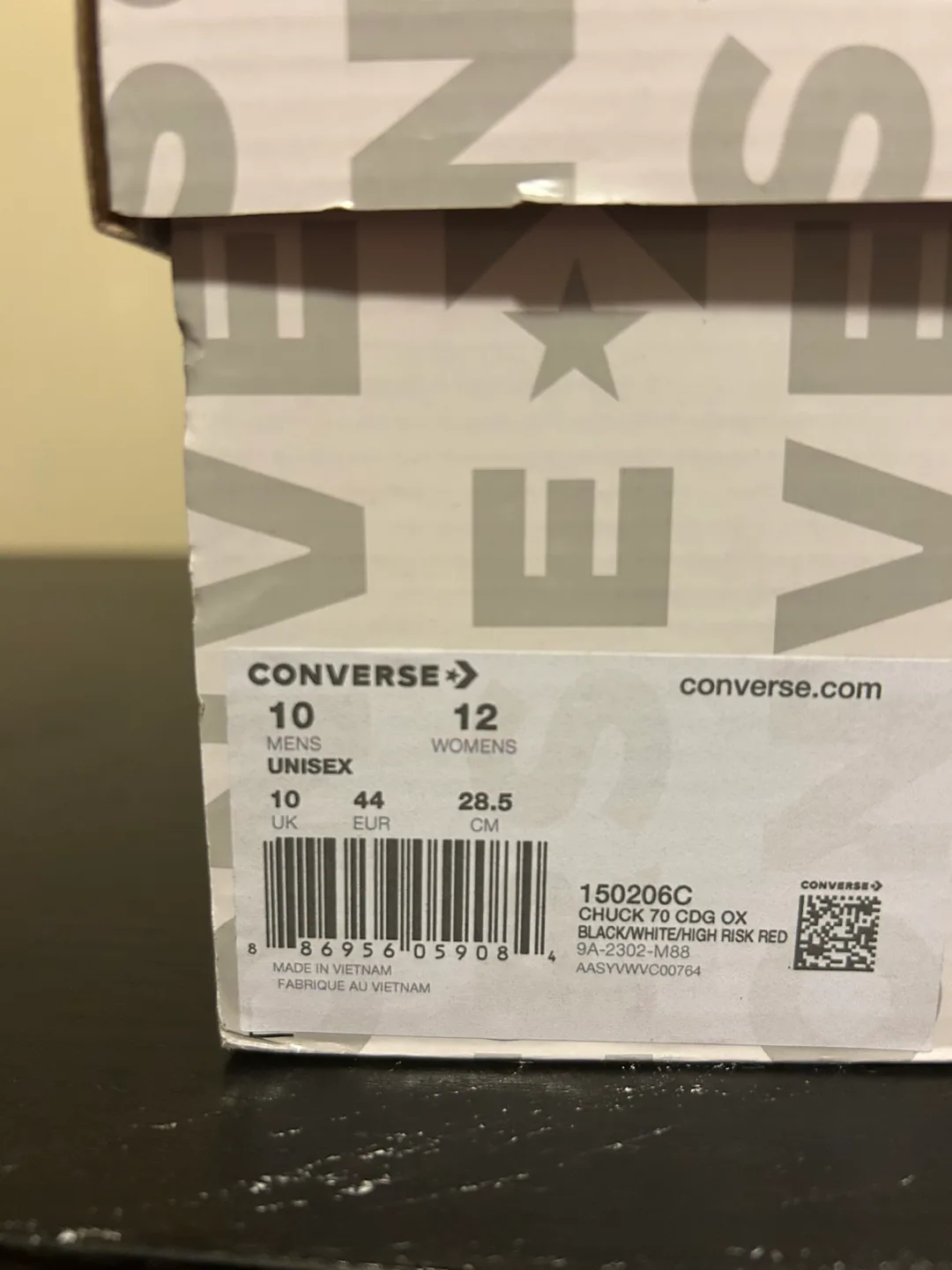 Converse x Comme des Garçons PLAY Chuck 70 Low Top Mismatch Pair image indicator(8)