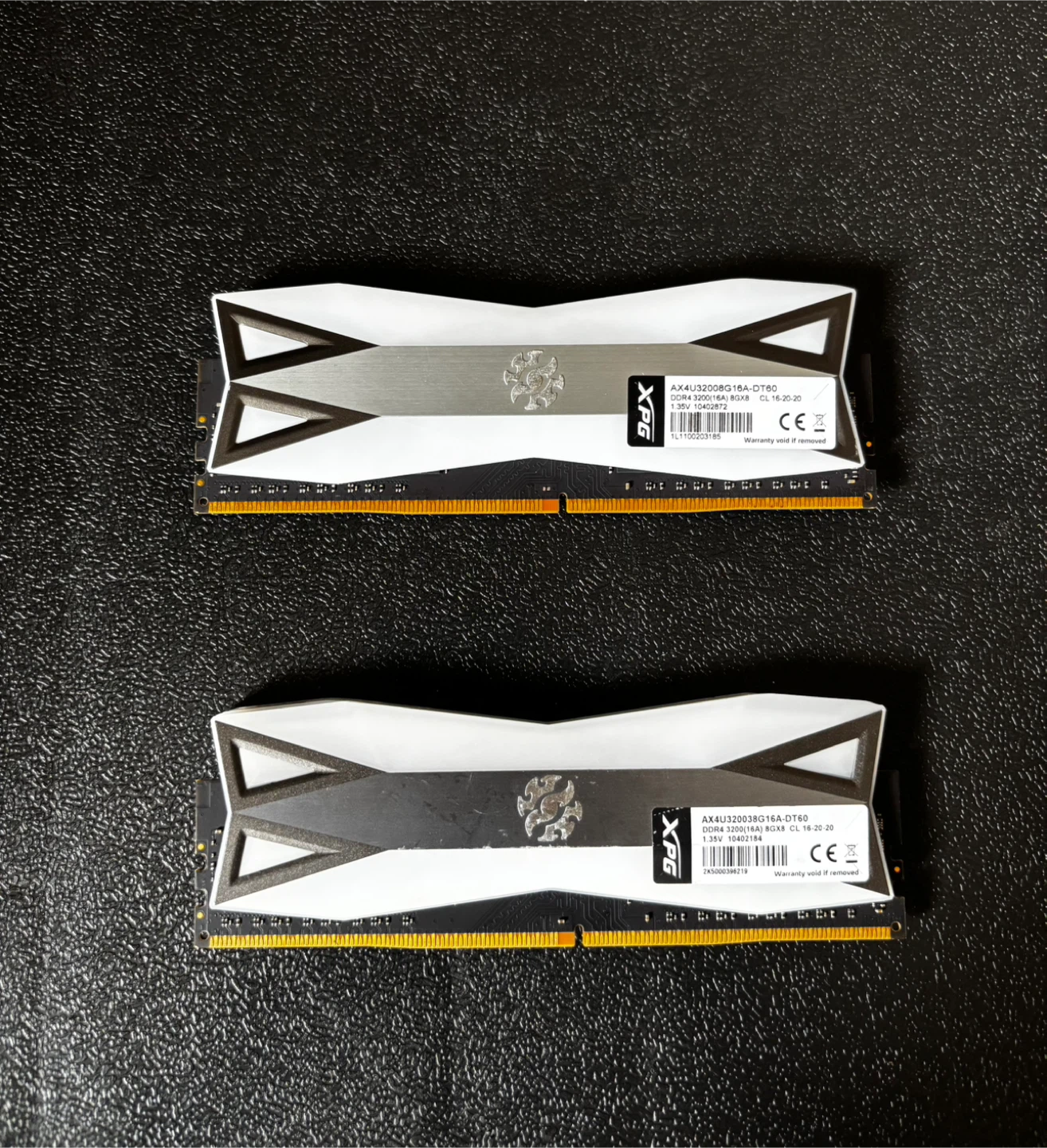 (DAMAGED)XPG SPECTRIX D60G DDR4 RGB 3200mhz 16GB Ram - photo 2