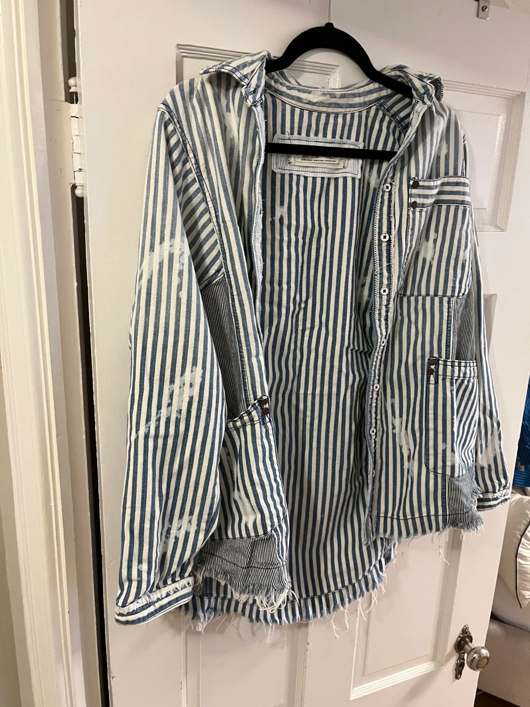 Levi’s & Free People Jean Jackets image indicator(3)