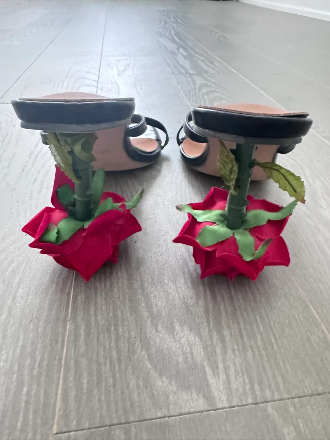 Rose Heel Sandals - Size 245 (US 7.5) image indicator(2)