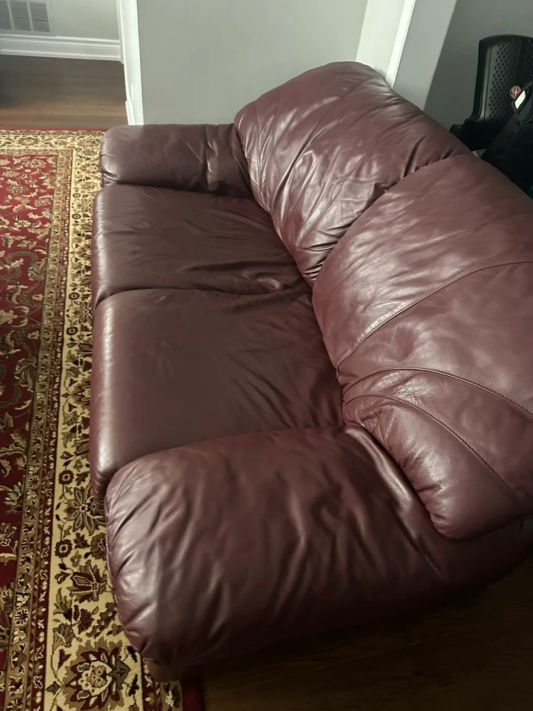 Burgundy Leather Sofa thumbnail