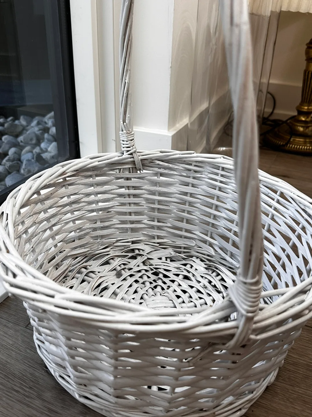 White Wicker Basket image indicator(3)