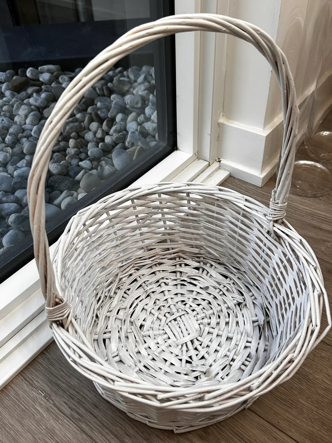 White Wicker Basket image indicator(2)