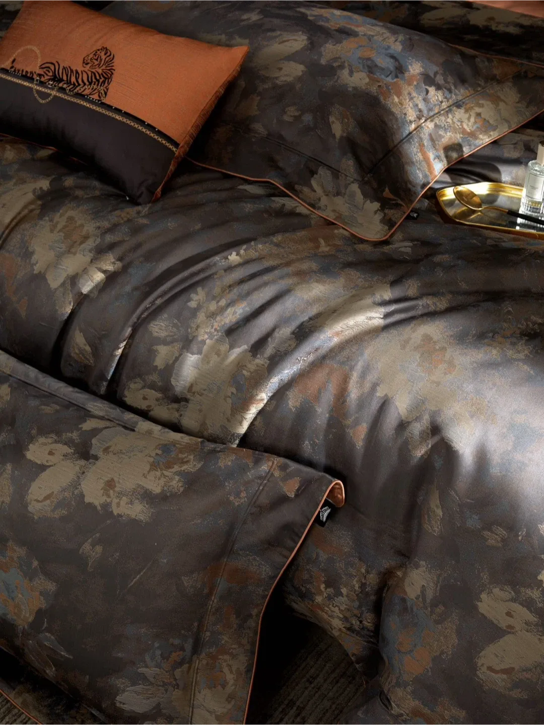 Luxury Floral Pattern Bedding Set image indicator(4)