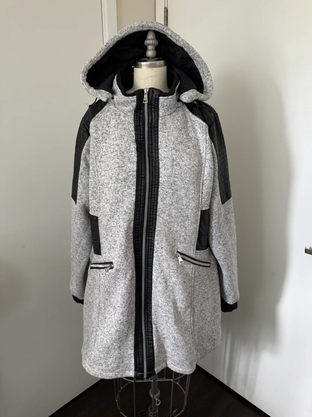Beautiful ladies size 2X Fall / Winter Jacket thumbnail