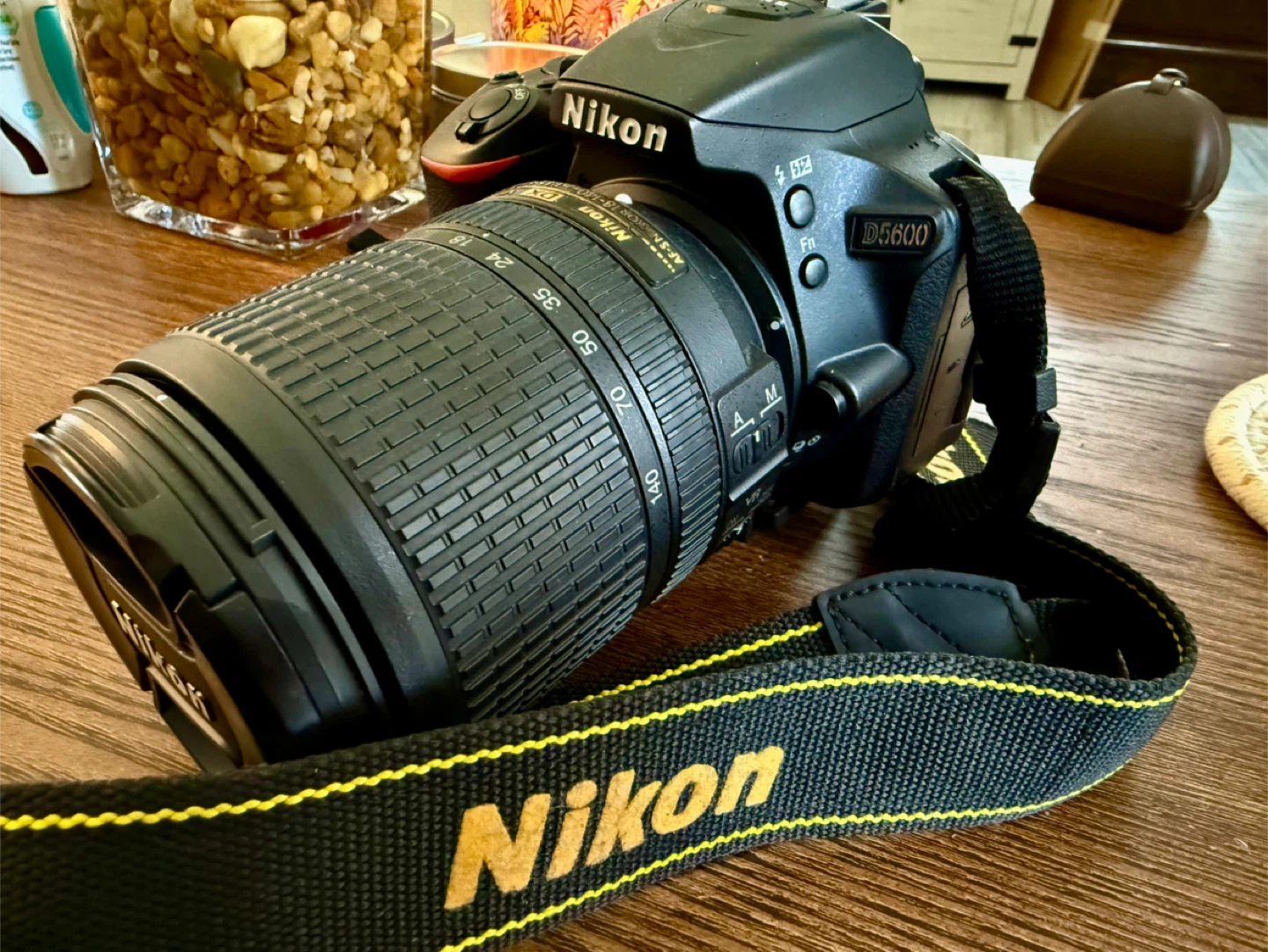 Nikon D5600 DSLR Camera with 18-140mm Lens - photo 2