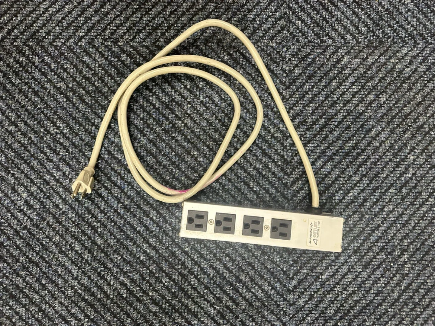 Arcron 4 Outlet Power Strip thumbnail
