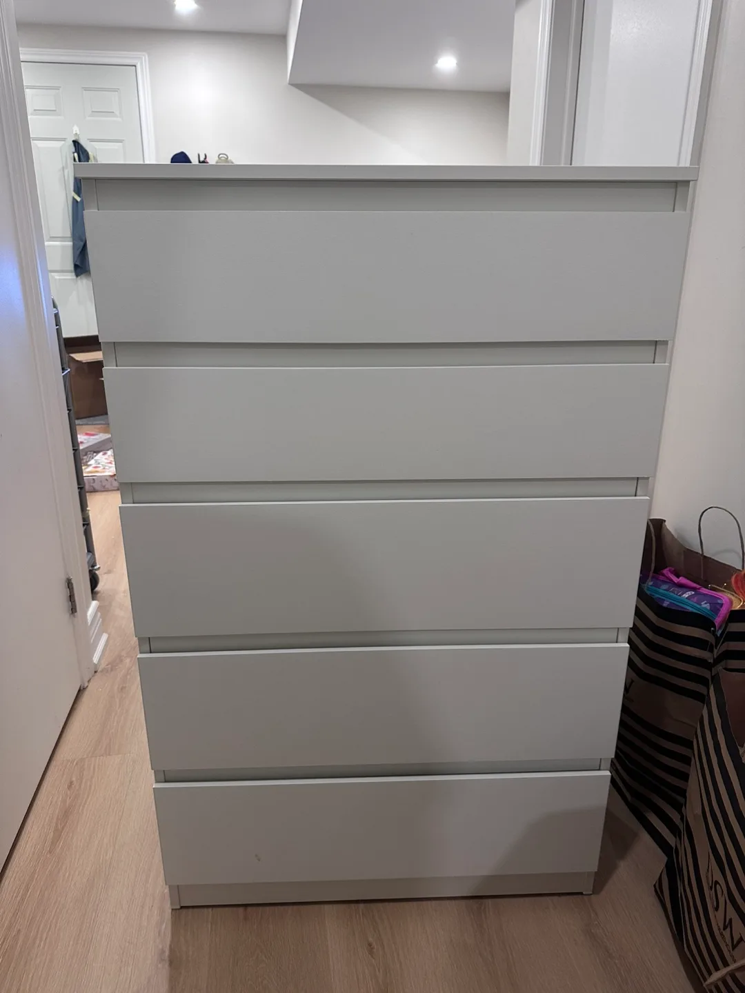 White 5-Drawer Dresser 🥕 image indicator(4)