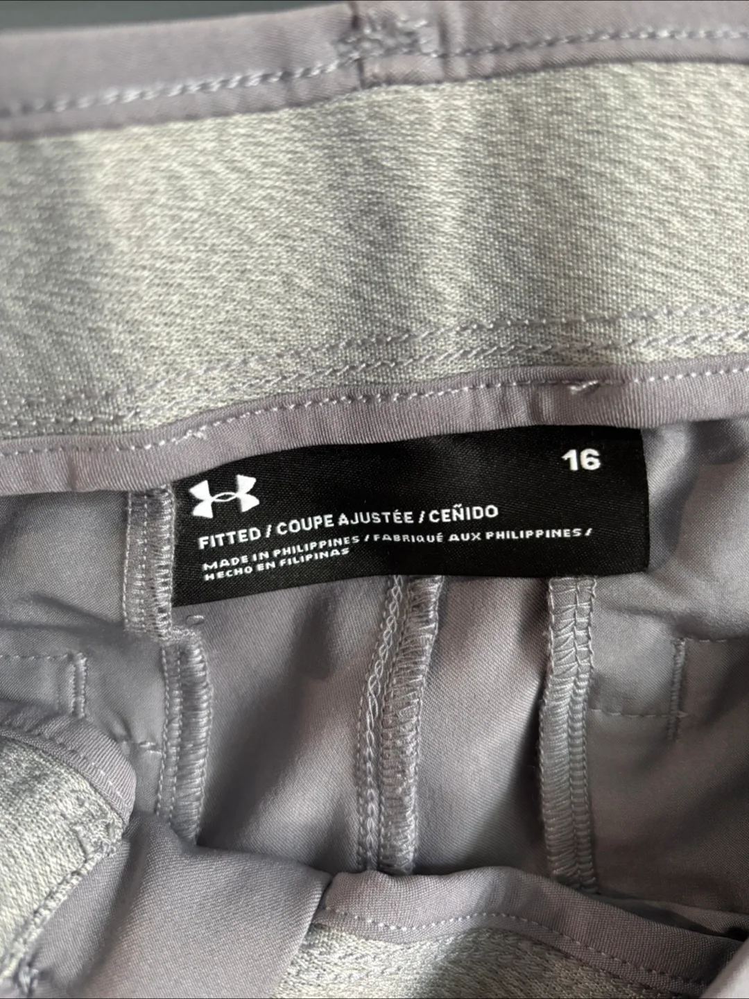 Under Armour Fitted Pants - Size 16 image indicator(2)