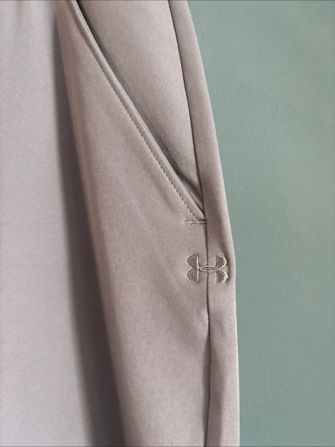 Under Armour Fitted Pants - Size 16 image indicator(3)