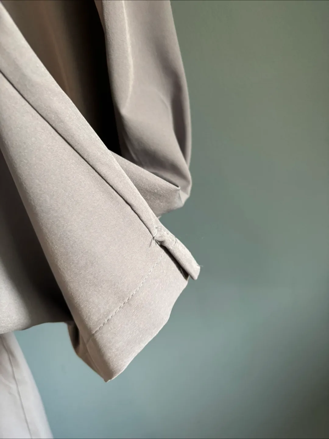 Under Armour Fitted Pants - Size 16 image indicator(10)