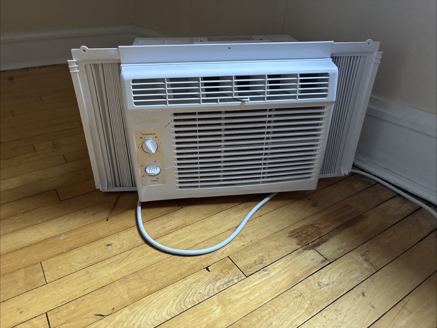 2 Midea Window Air Conditioners - photo 2