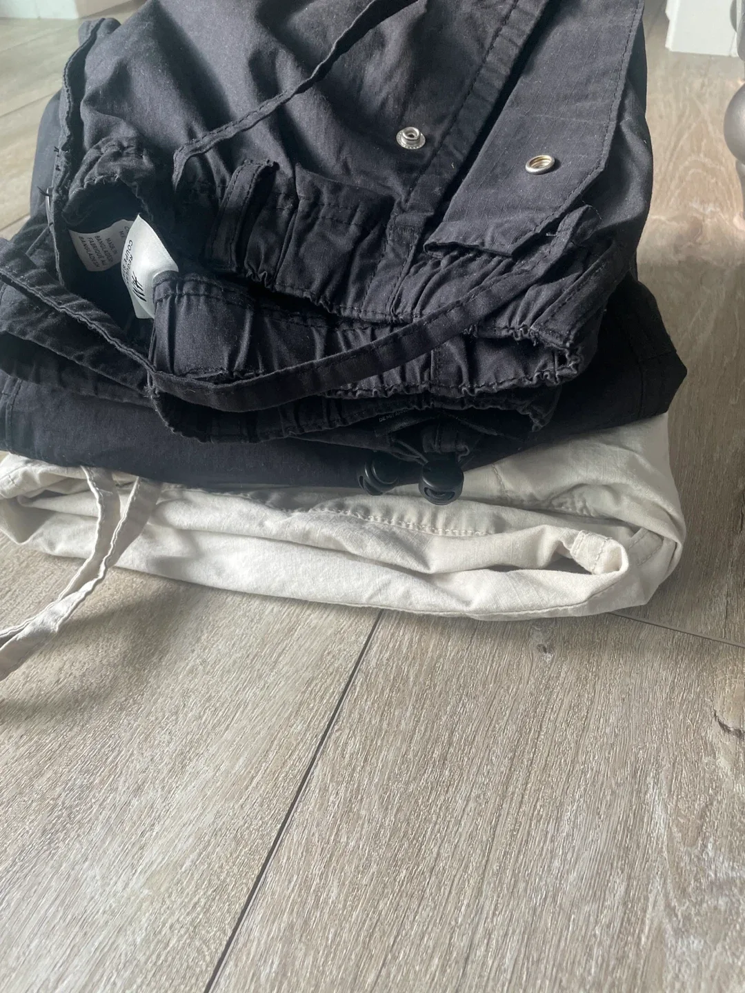 H&M Black Cargo Pants thumbnail