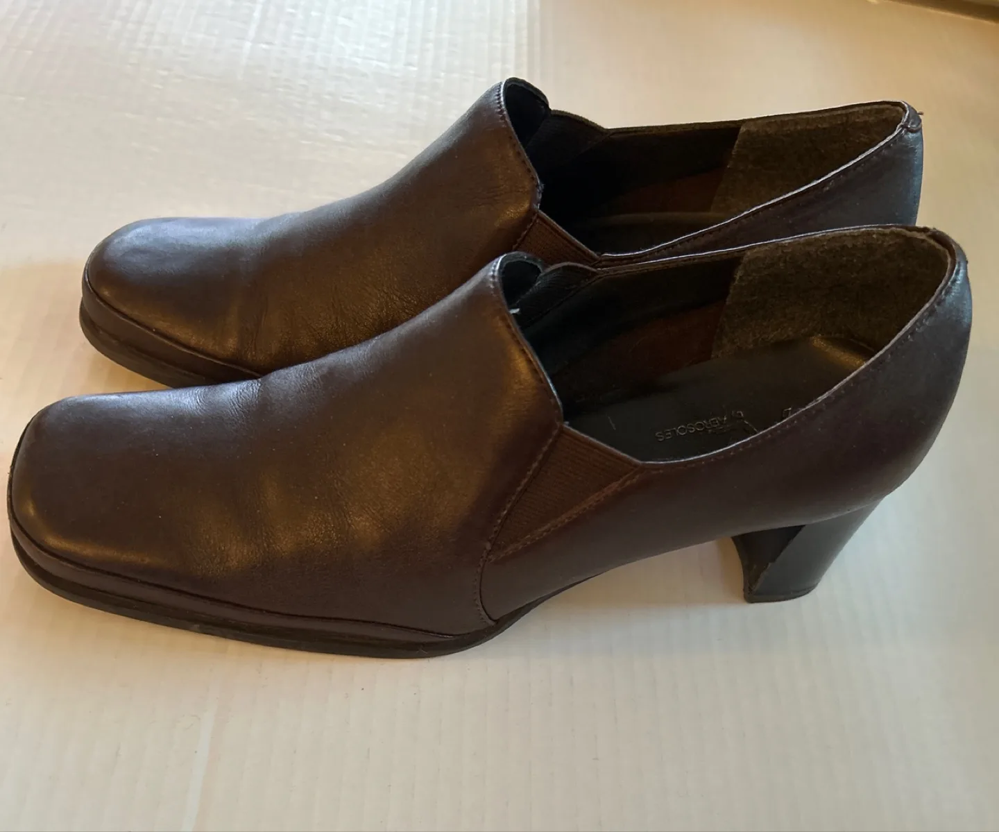 A2 by Aerosoles Brown Leather Heels image indicator(2)