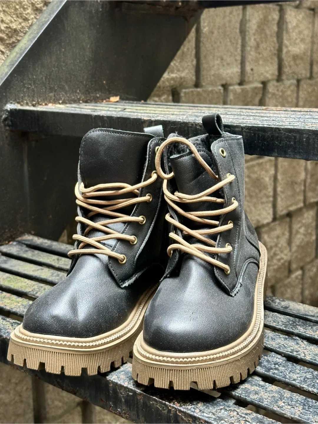 Winter Boots Size 8/39 thumbnail
