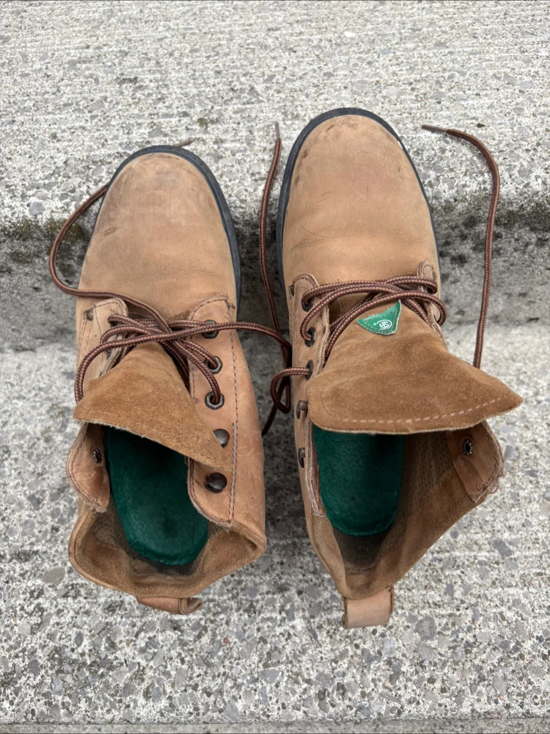 Dakota Insulated Leather Work Boots - CSA Approved Green thumbnail