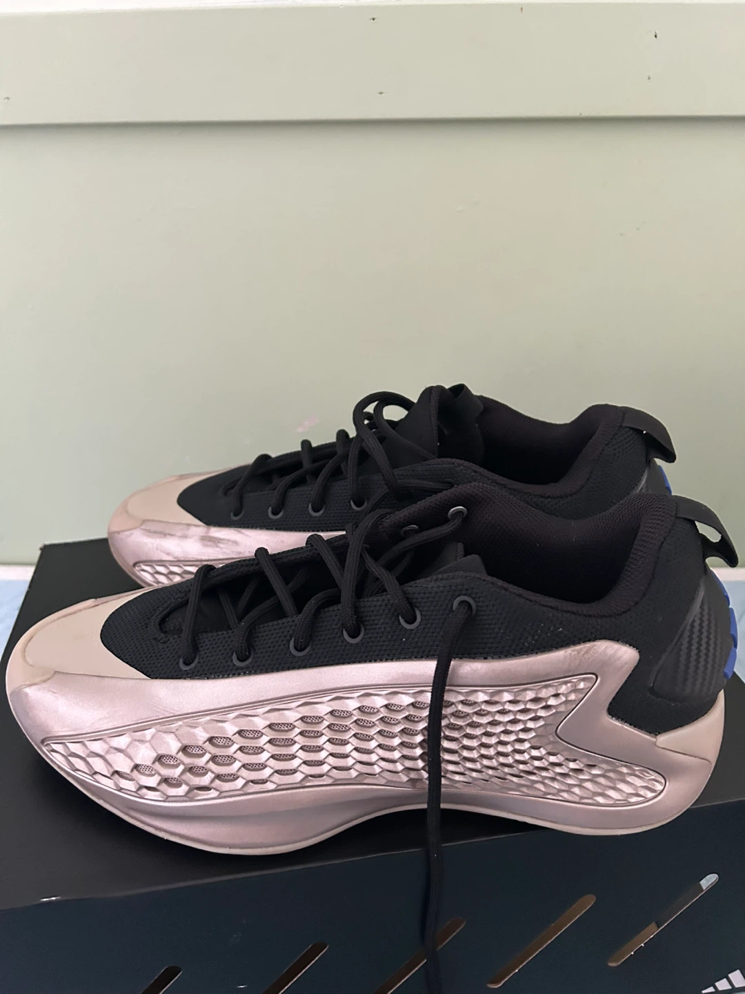 Basketball Shoes - 9 1/2 US - photo 2