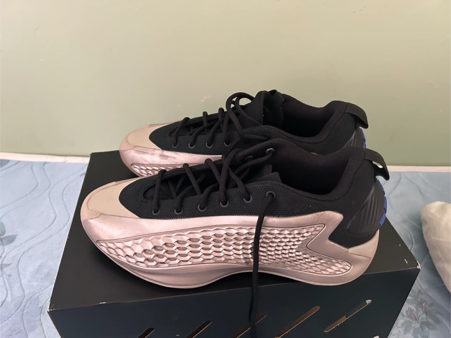 Basketball Shoes - 9 1/2 US