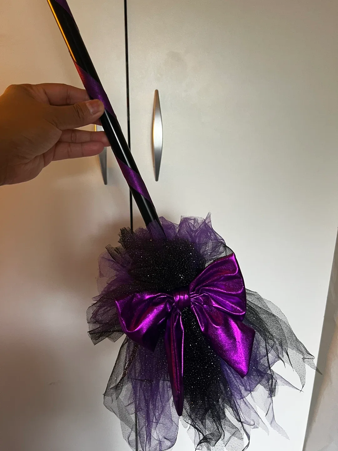 Spirit Halloween Witch Costume - Size M image indicator(4)