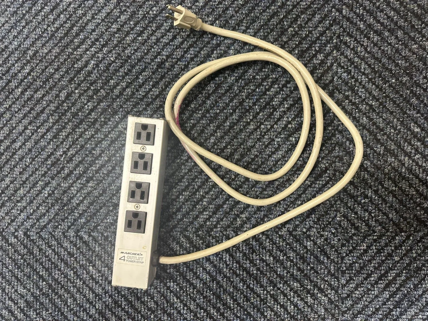Arcron 4 Outlet Power Strip thumbnail