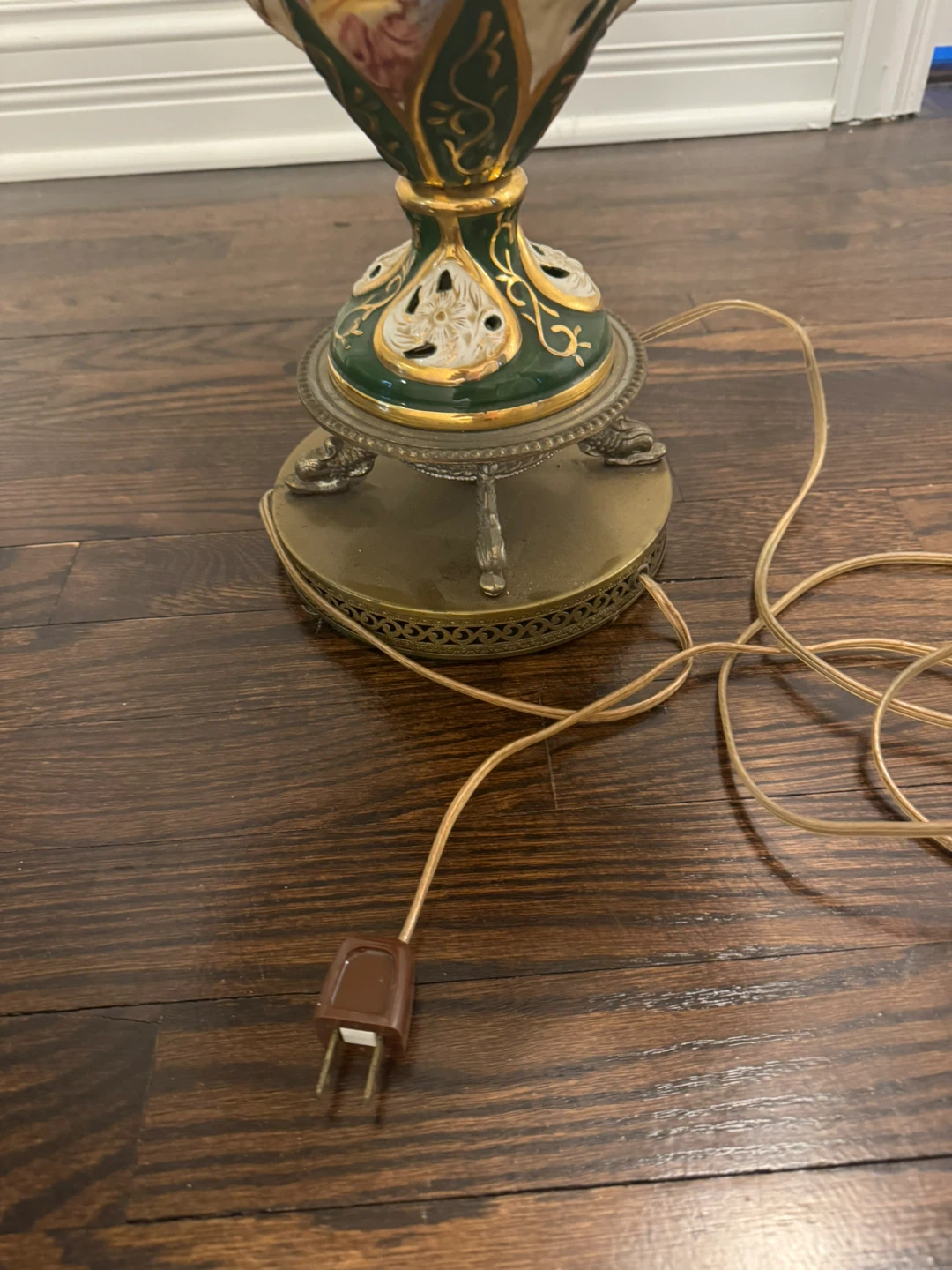 Vintage Floral Table Lamp - photo 4