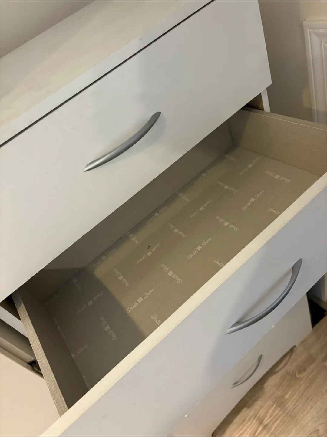 South Shore White 6-Drawer Dresser image indicator(4)