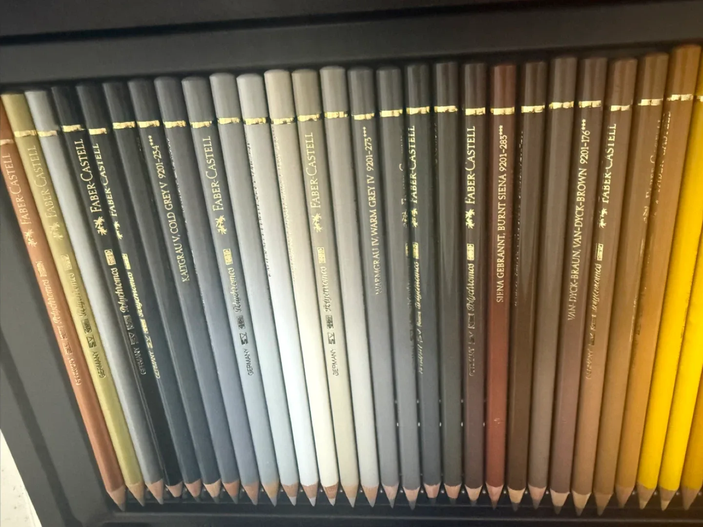 Faber-Castell Polychromos 120 Colour Pencils – Wooden Case Set image indicator(4)