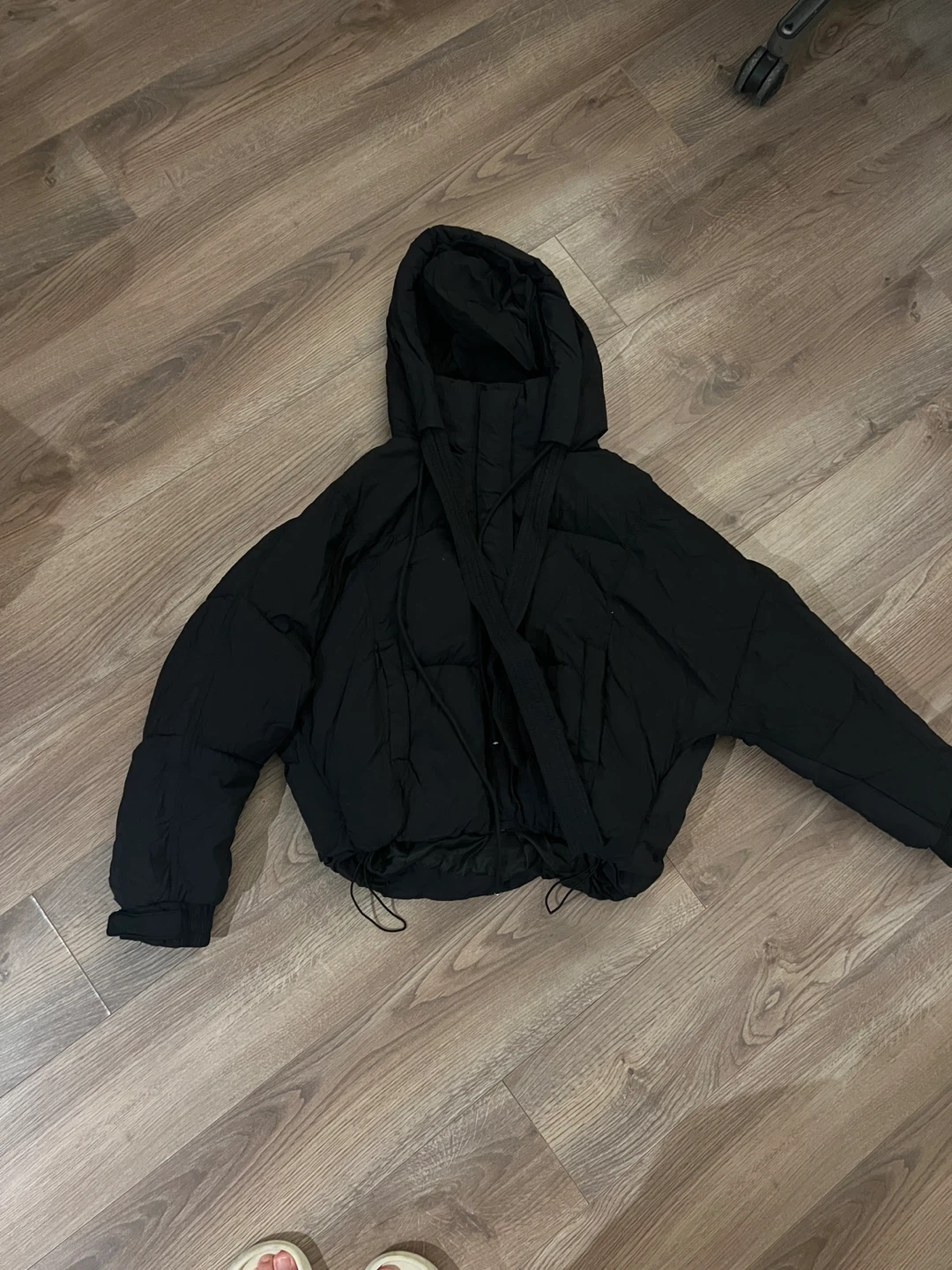 Cropped Black Puffer Jacket - photo 2