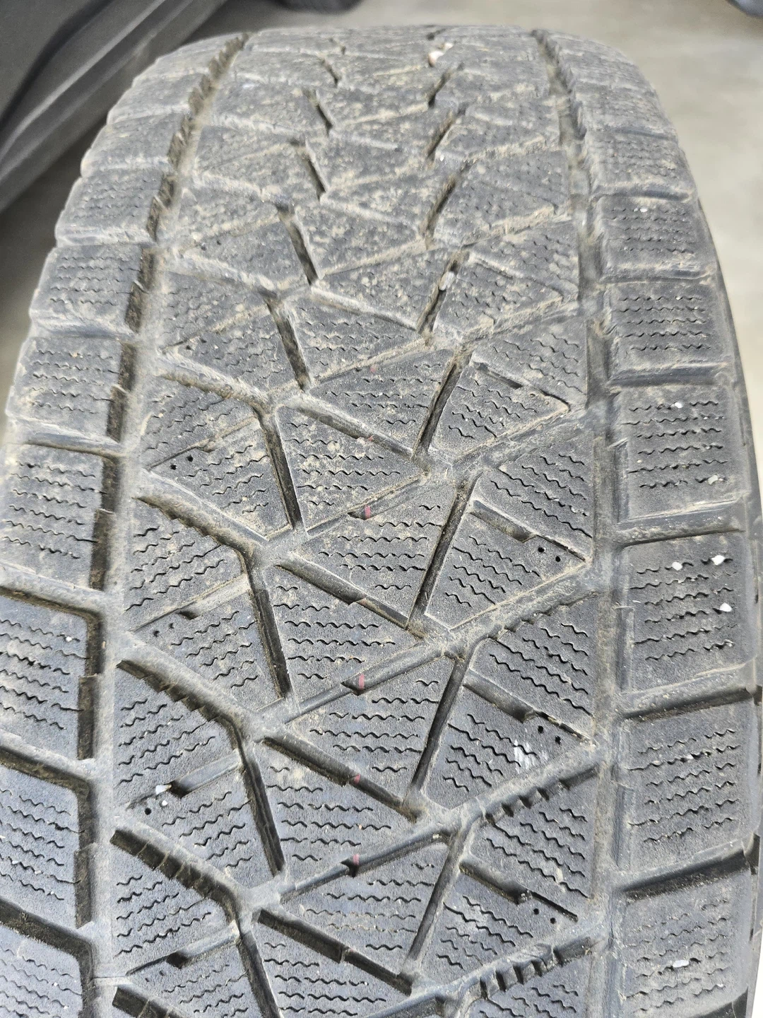 Bridgestone Blizzak DM-V2 255/65R18 - 4 tires - photo 4
