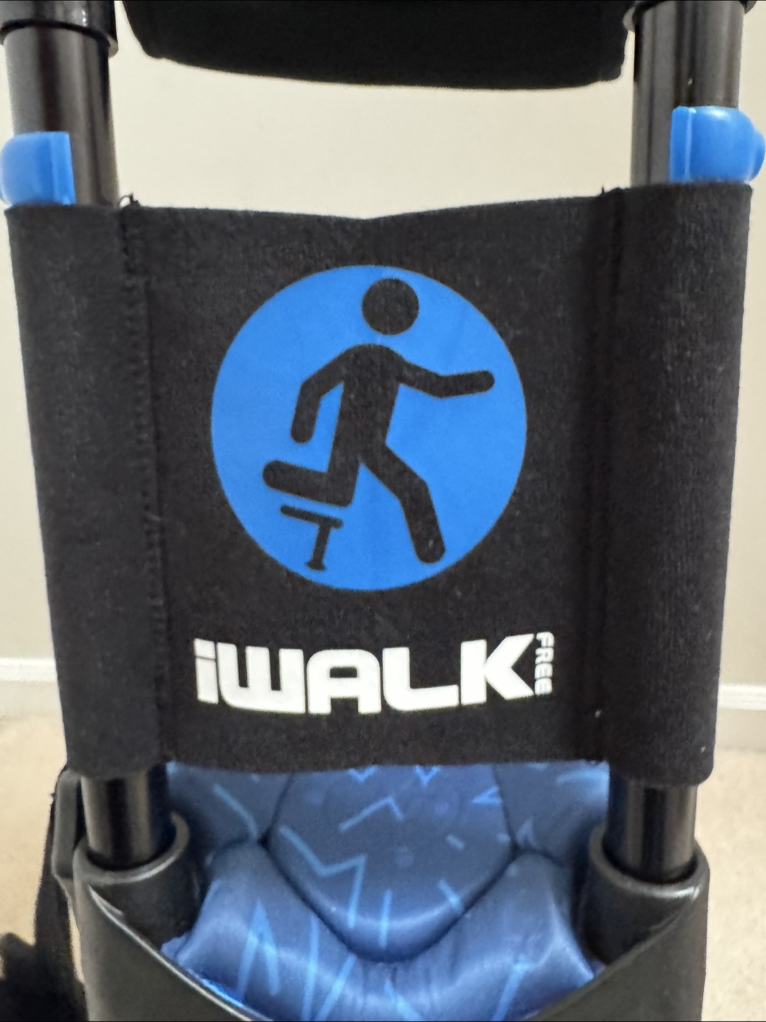 iWALKfree 3.0 Hands-Free Crutch