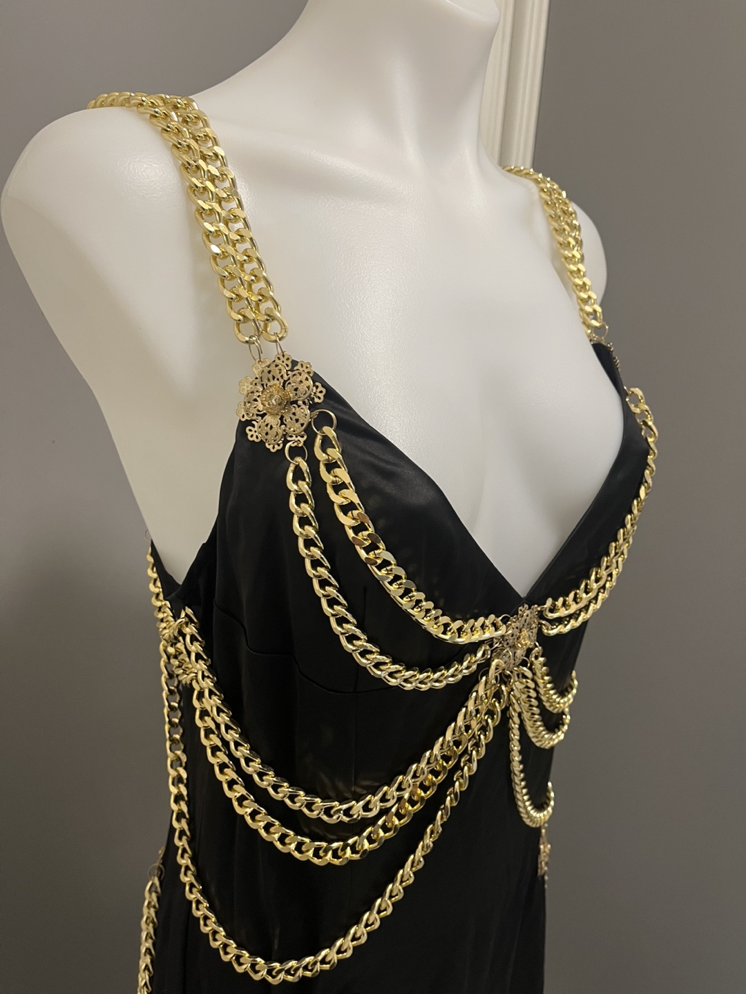 Bella Barnett style Black Dress with Gold Chain Details - photo 3