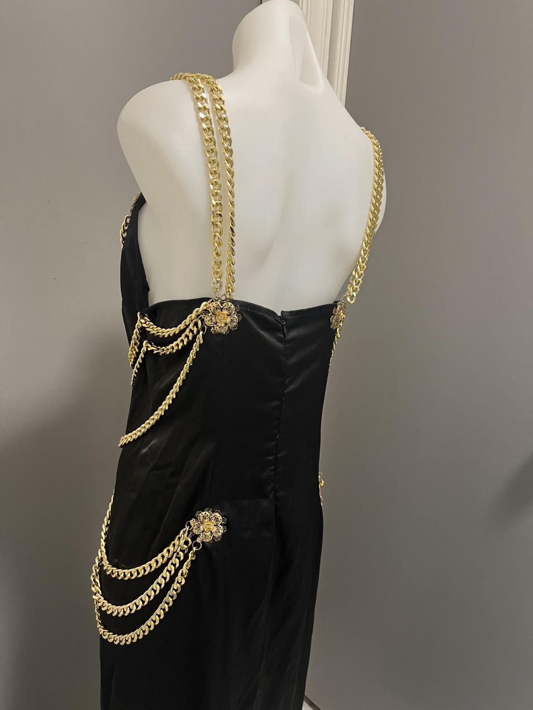 Bella Barnett style Black Dress with Gold Chain Details - photo 4