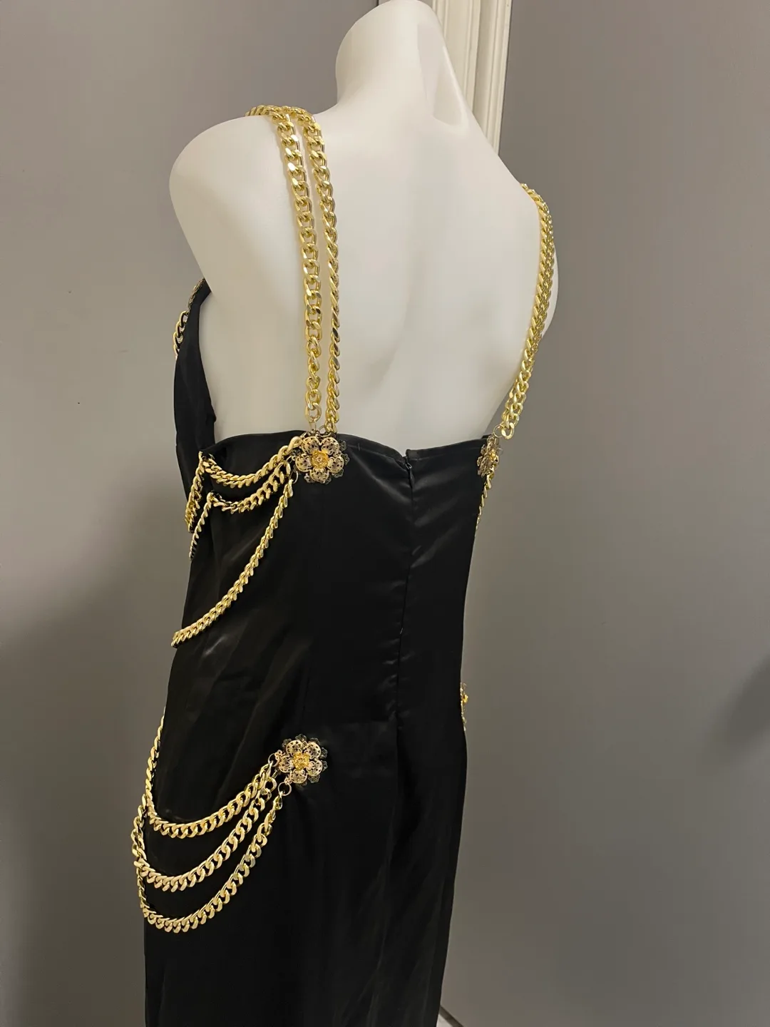 Bella Barnett style Black Dress with Gold Chain Details image indicator(4)