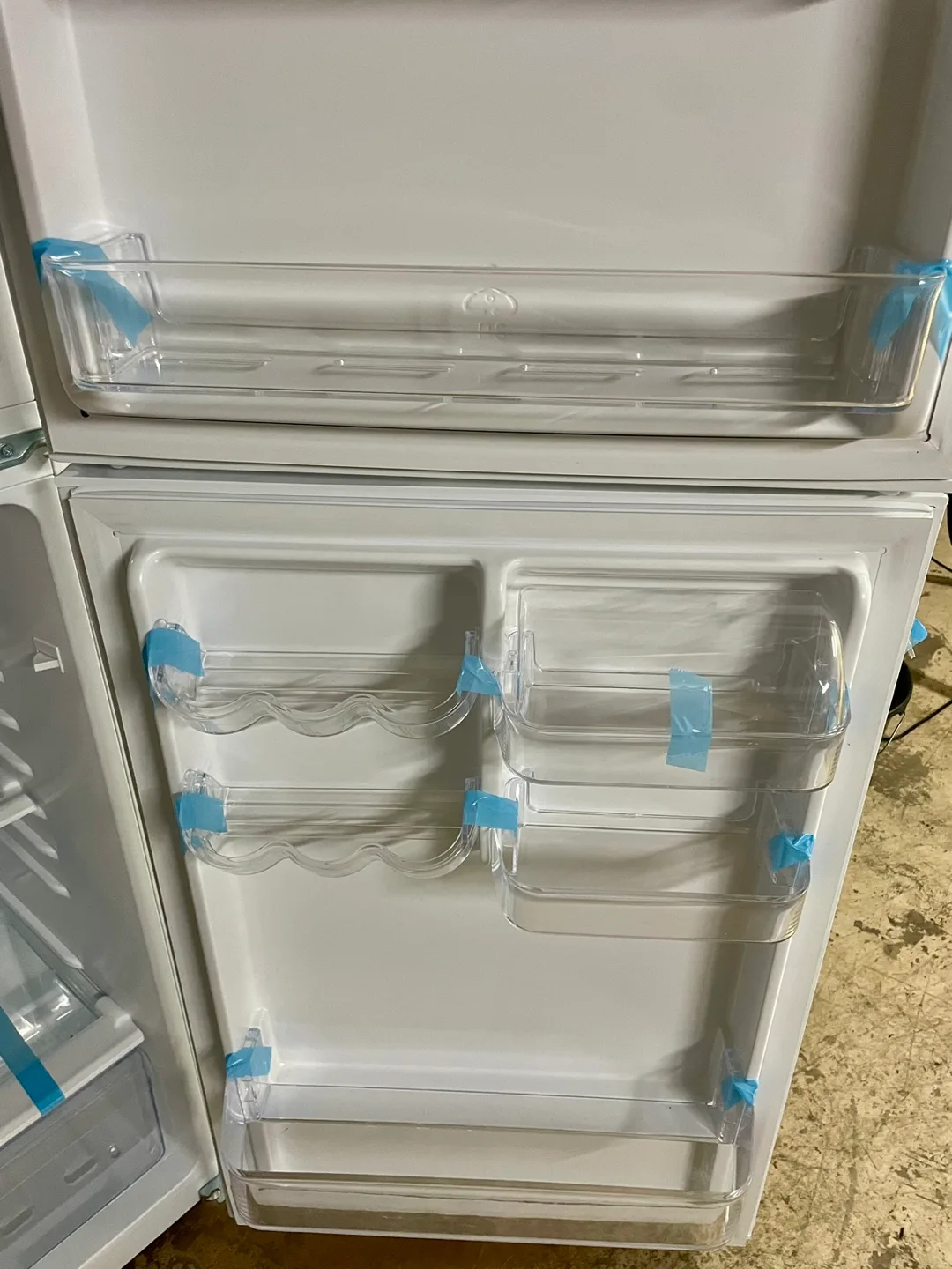 Magic chef fridge 10.1 cu. ft. Top Freezer Refrigerator (white) image indicator(8)