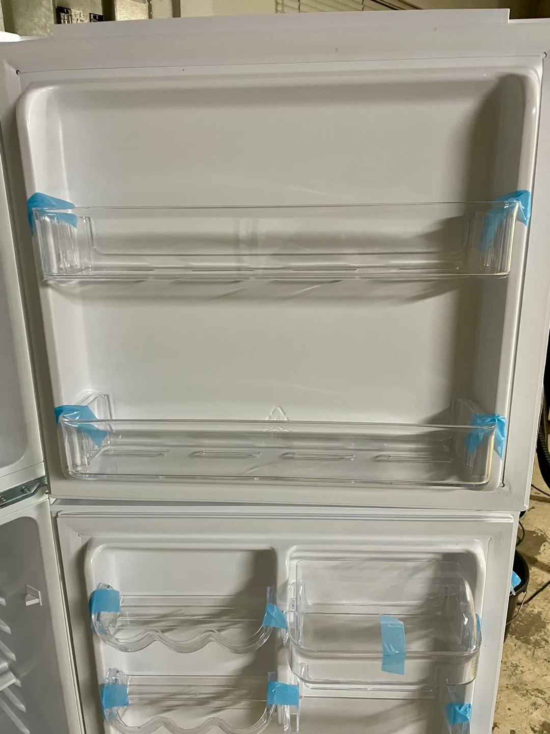 Magic chef fridge 10.1 cu. ft. Top Freezer Refrigerator (white) image indicator(7)