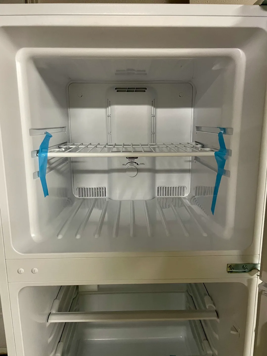 Magic chef fridge 10.1 cu. ft. Top Freezer Refrigerator (white) image indicator(5)