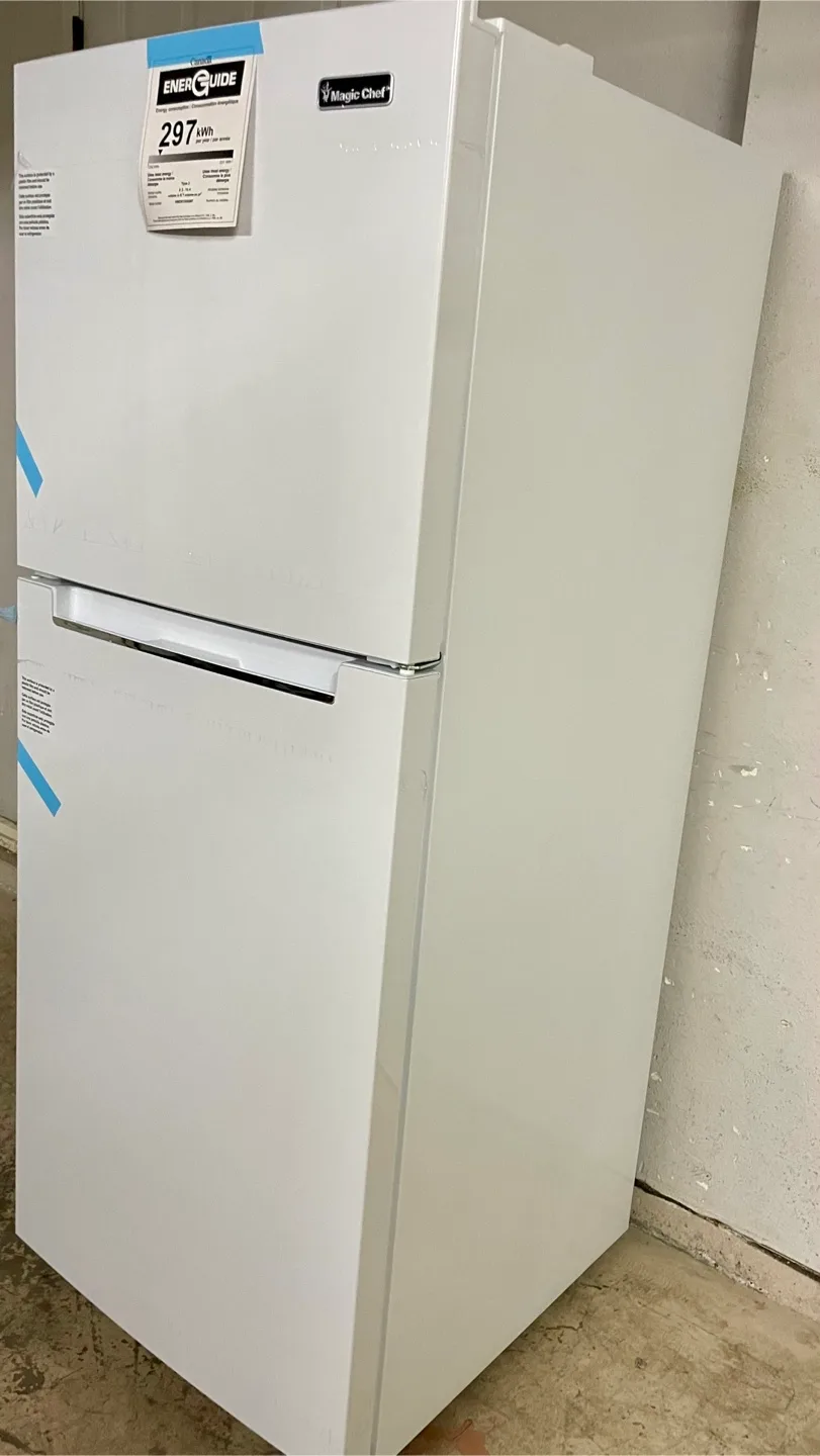 Magic chef fridge 10.1 cu. ft. Top Freezer Refrigerator (white) image indicator(2)