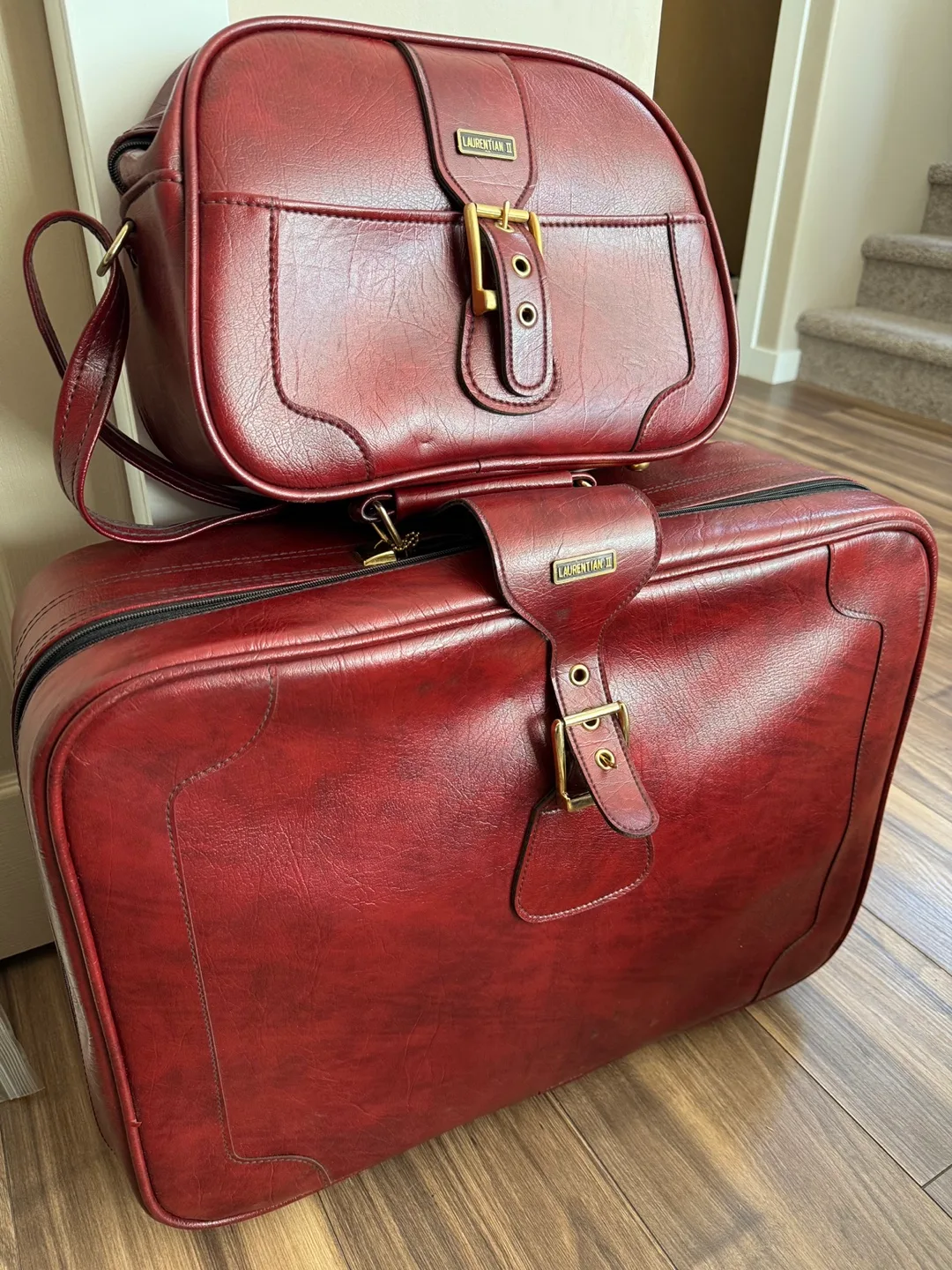Laurentian II Burgundy Luggage Set thumbnail
