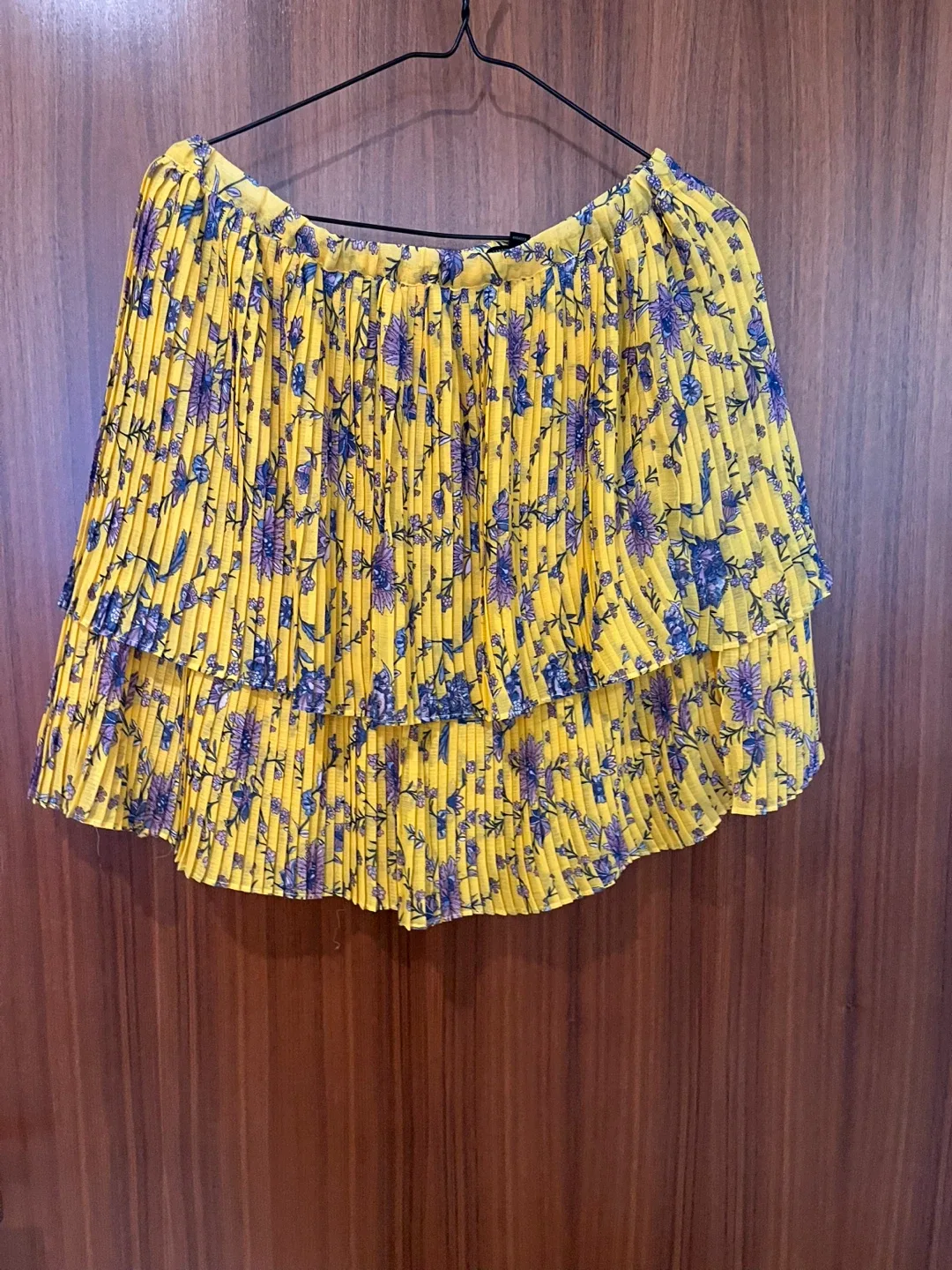 💛Yellow Floral Pleated Skirt - Banana Republic thumbnail